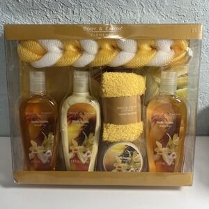 BODY & EARTH Spa Gift Set for Women - Luxurious 5 Pcs Bath and‎ Body Gift...